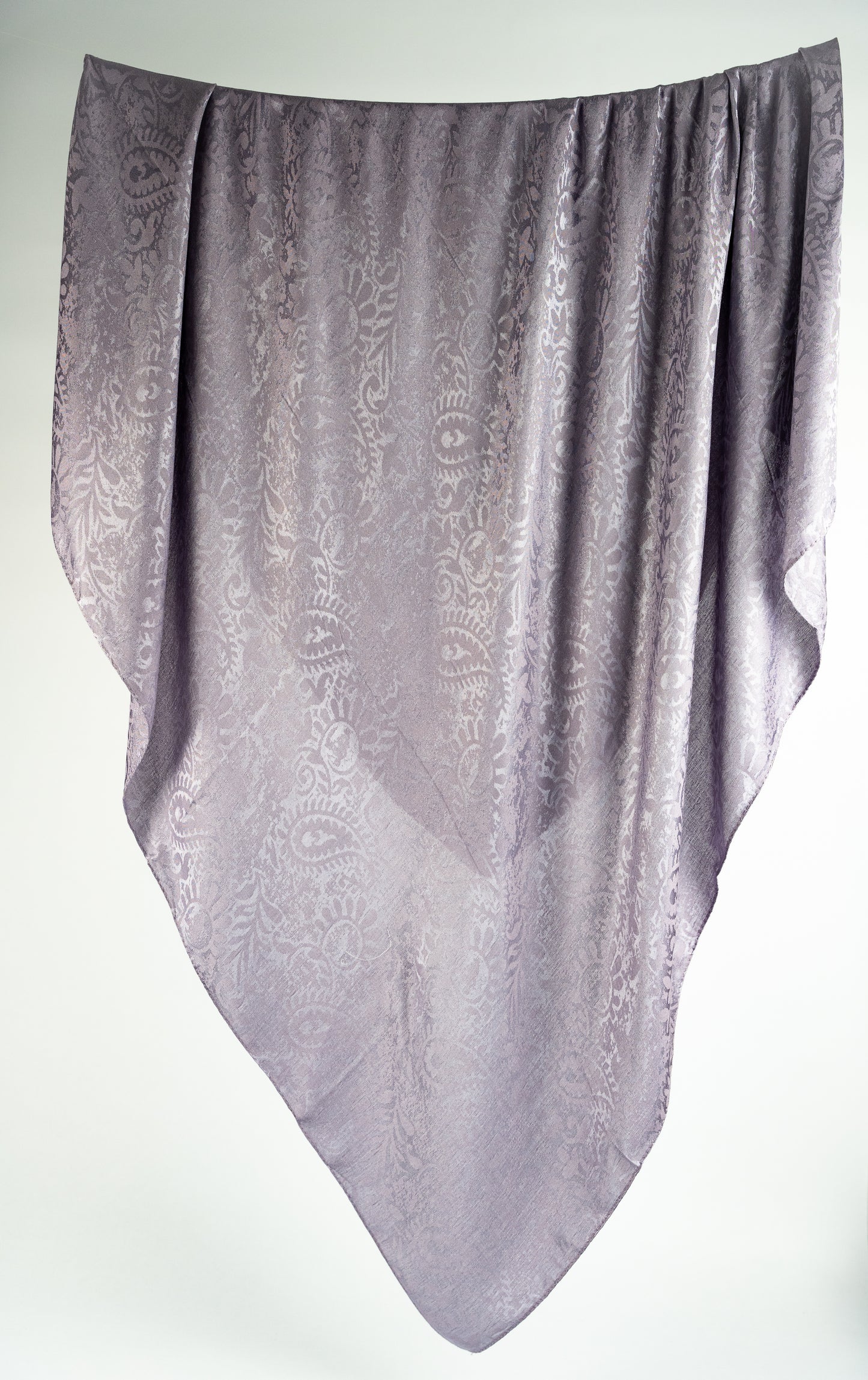 Square satin